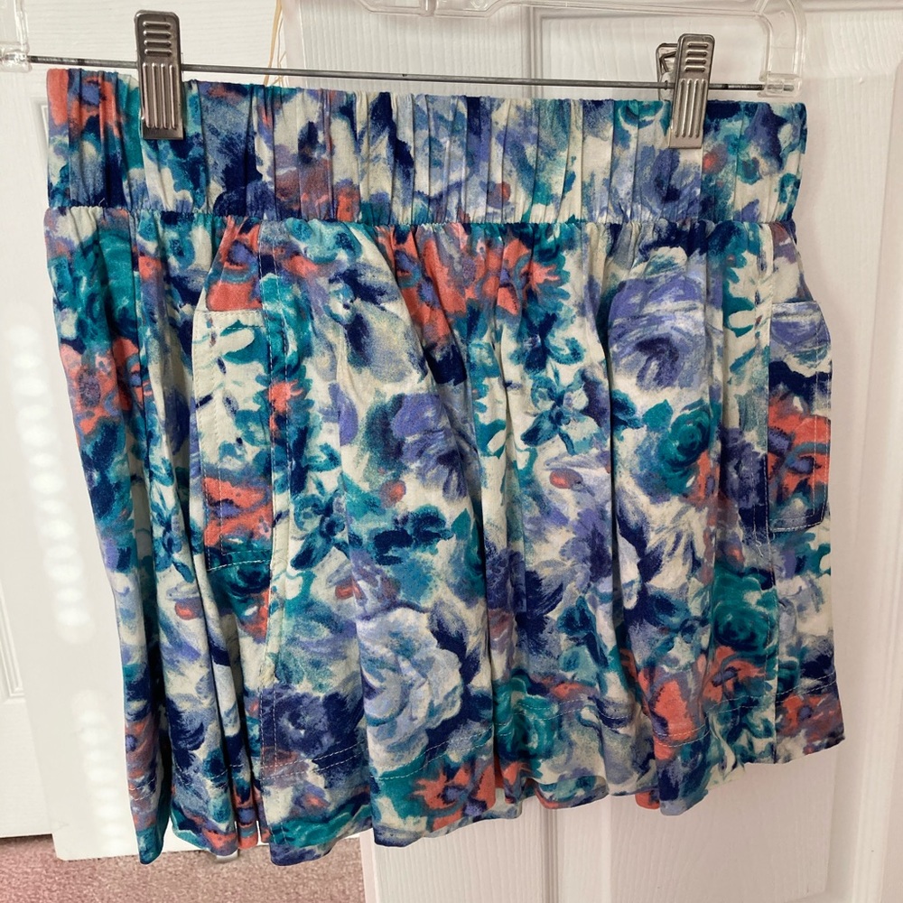 Blue floral skirt with pockets Forever 21